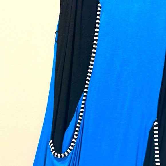 Aster By Firmiana Lace-Trim Tunic with Striped Side Pockets - Picture 5 of 6